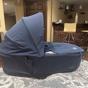 Cybex Navy Blue Baby Bassinet